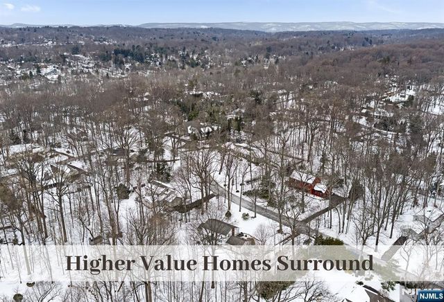 64 Anona Drive, Upper Saddle River, NJ 07458