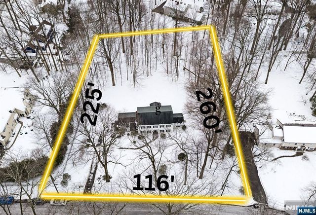 64 Anona Drive, Upper Saddle River, NJ 07458