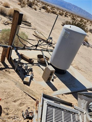 5451 Kuhns Rd, Twentynine Palms, CA 92277