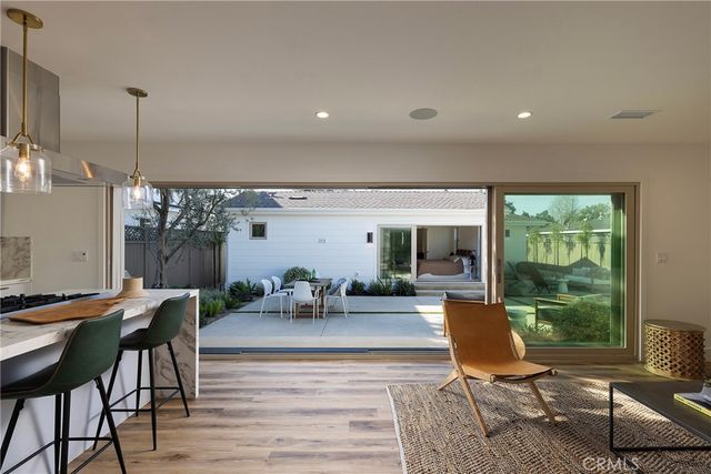 212 E 19th Street, Costa Mesa, CA 92627