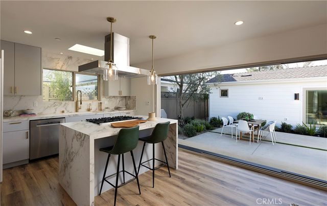 212 E 19th Street, Costa Mesa, CA 92627