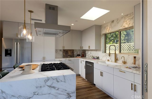 212 E 19th Street, Costa Mesa, CA 92627