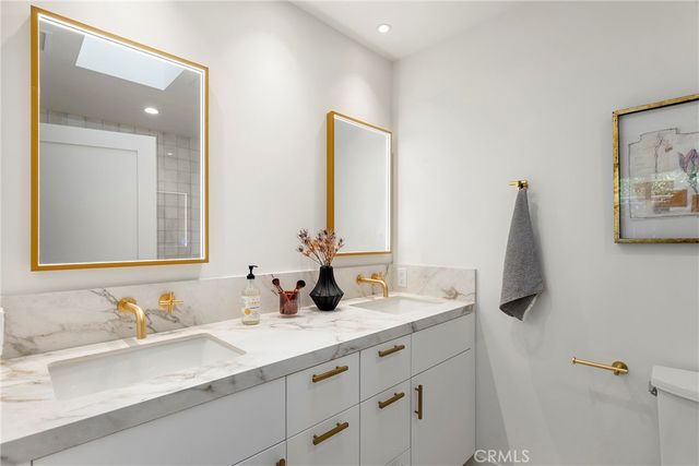 212 E 19th Street, Costa Mesa, CA 92627