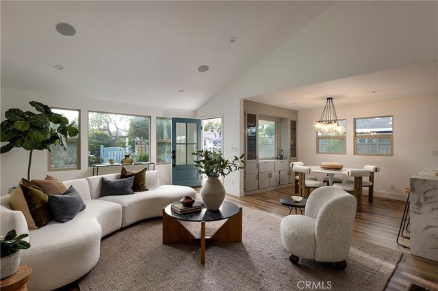 212 E 19th Street, Costa Mesa, CA 92627