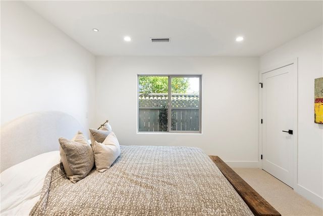 212 E 19th Street, Costa Mesa, CA 92627