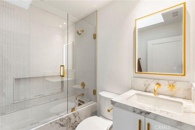 212 E 19th Street, Costa Mesa, CA 92627