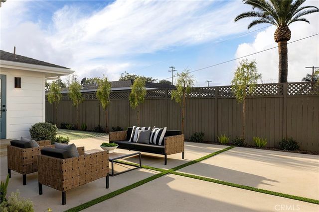 212 E 19th Street, Costa Mesa, CA 92627