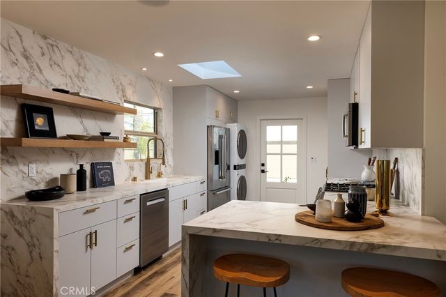 212 E 19th Street, Costa Mesa, CA 92627