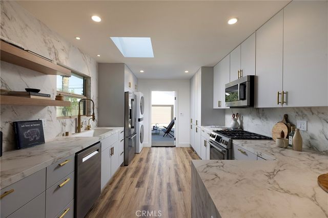 212 E 19th Street, Costa Mesa, CA 92627