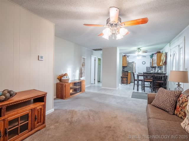 190 SW 2nd Street, Krebs, OK 74432