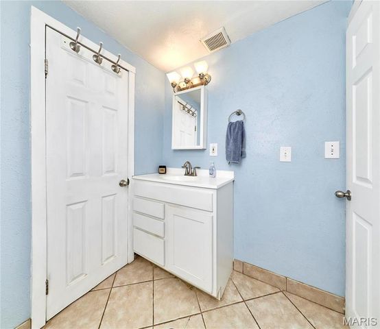 125 Lithia Avenue, St Louis, MO 63119