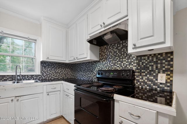 339 Audubon Place, Jackson, MS 39206