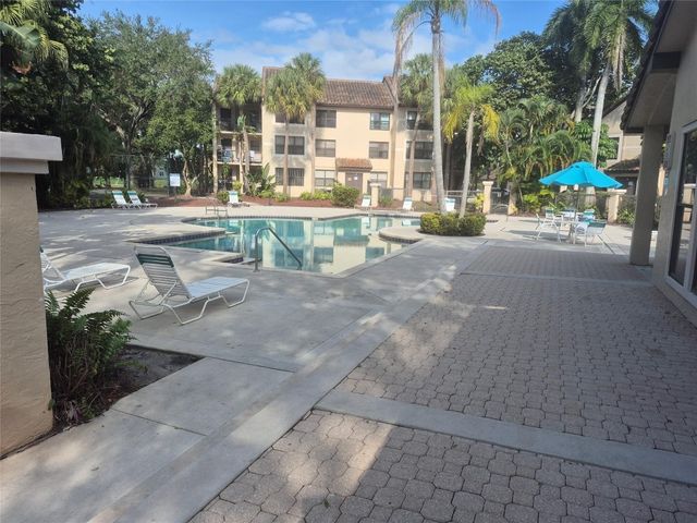 4481 W Mcnab Road 10, Pompano Beach, FL 33069