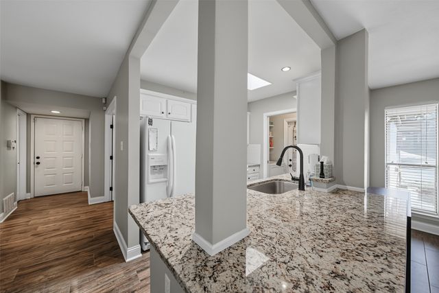 23 Park Lane, Bedford, TX 76021