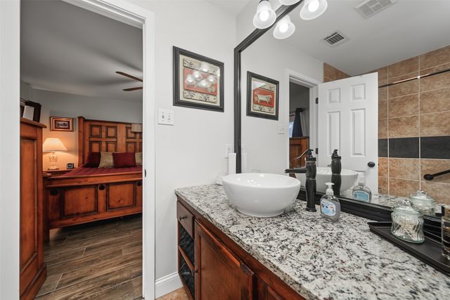 23 Park Lane, Bedford, TX 76021