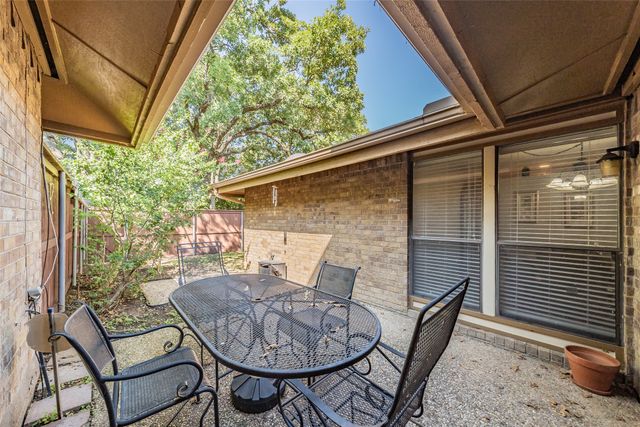 23 Park Lane, Bedford, TX 76021