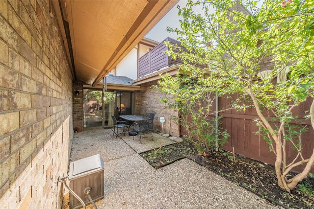 23 Park Lane, Bedford, TX 76021