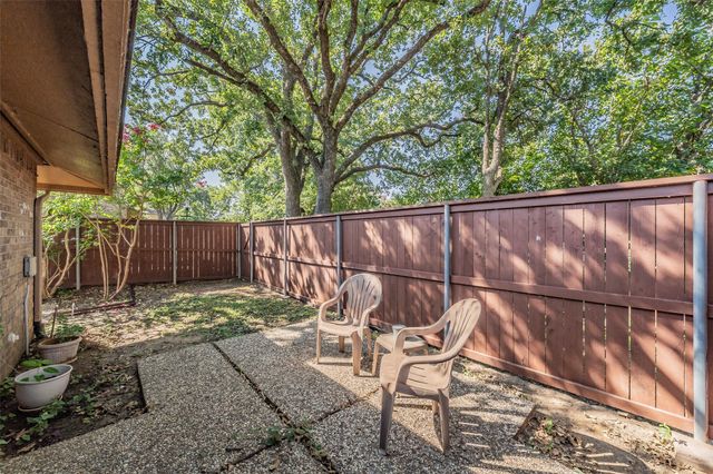 23 Park Lane, Bedford, TX 76021