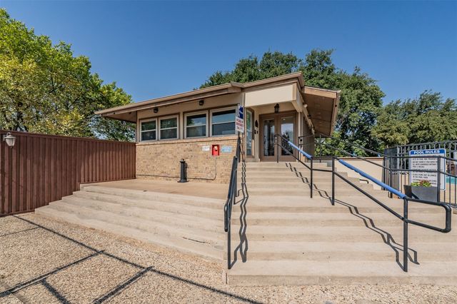 23 Park Lane, Bedford, TX 76021