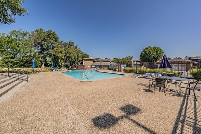 23 Park Lane, Bedford, TX 76021