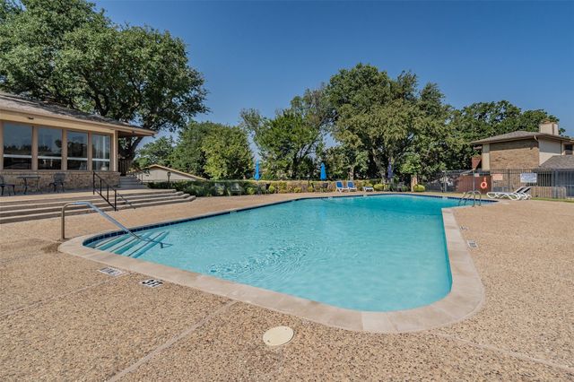 23 Park Lane, Bedford, TX 76021