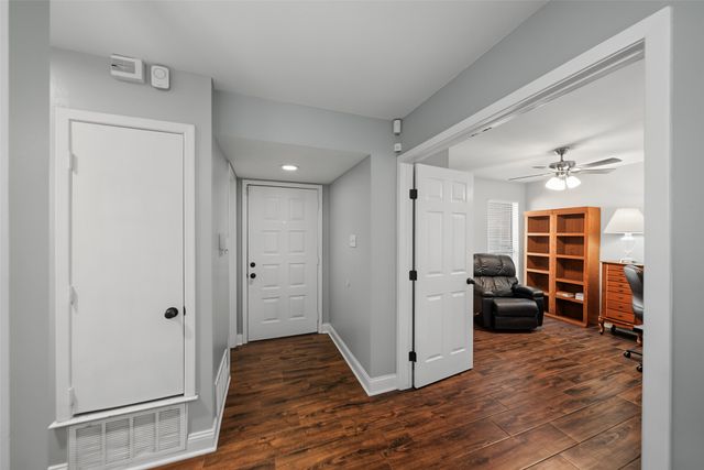 23 Park Lane, Bedford, TX 76021