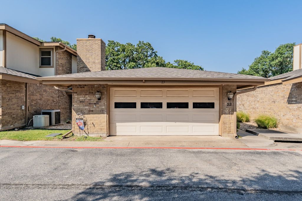 23 Park Lane, Bedford, TX 76021