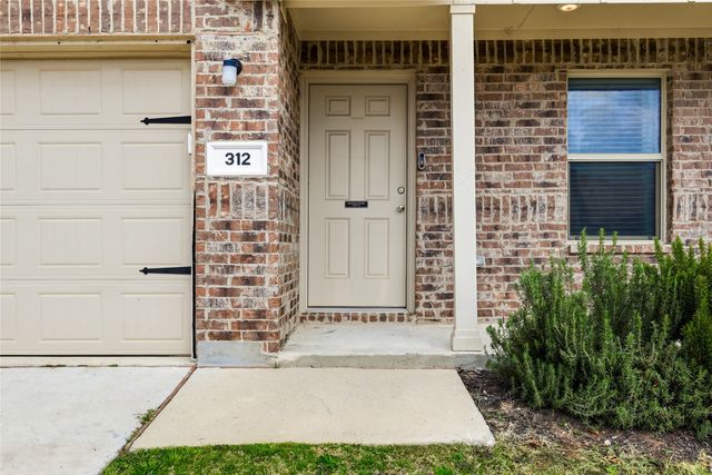 312 Ranchito Pass, Fort Worth, TX 76052