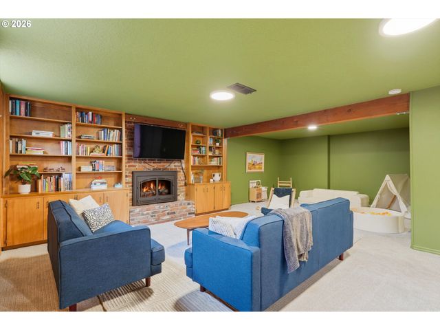 11700 Sw FOOTHILL Dr, Portland, OR 97225