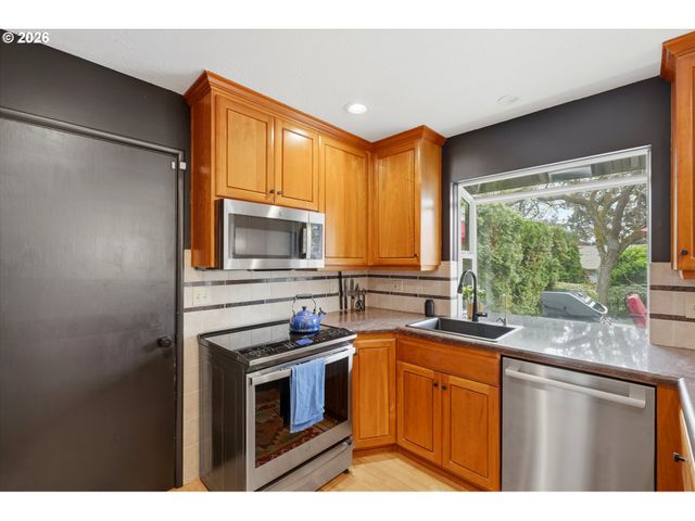 11700 Sw FOOTHILL Dr, Portland, OR 97225