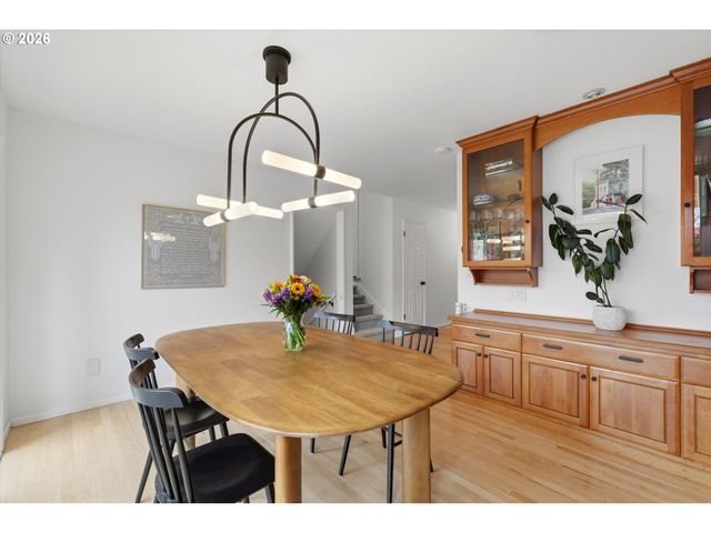 11700 Sw FOOTHILL Dr, Portland, OR 97225