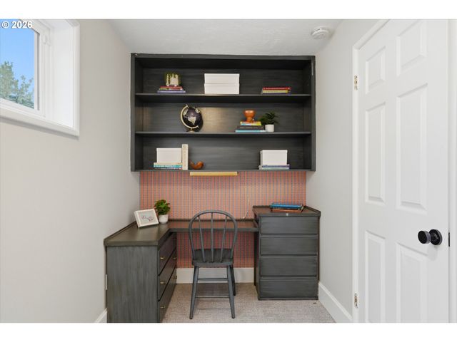 11700 Sw FOOTHILL Dr, Portland, OR 97225