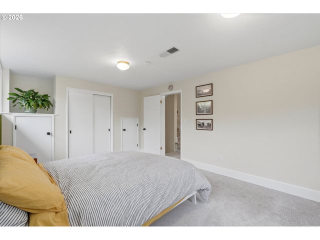 11700 Sw FOOTHILL Dr, Portland, OR 97225