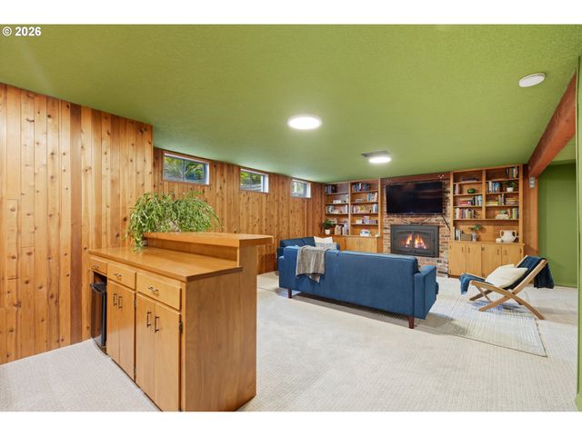 11700 Sw FOOTHILL Dr, Portland, OR 97225