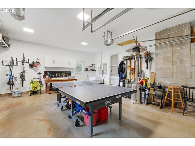 11700 Sw FOOTHILL Dr, Portland, OR 97225