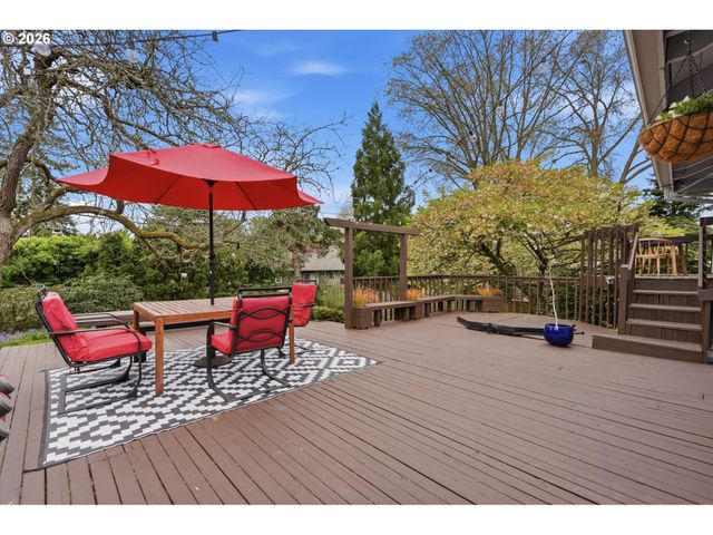 11700 Sw FOOTHILL Dr, Portland, OR 97225