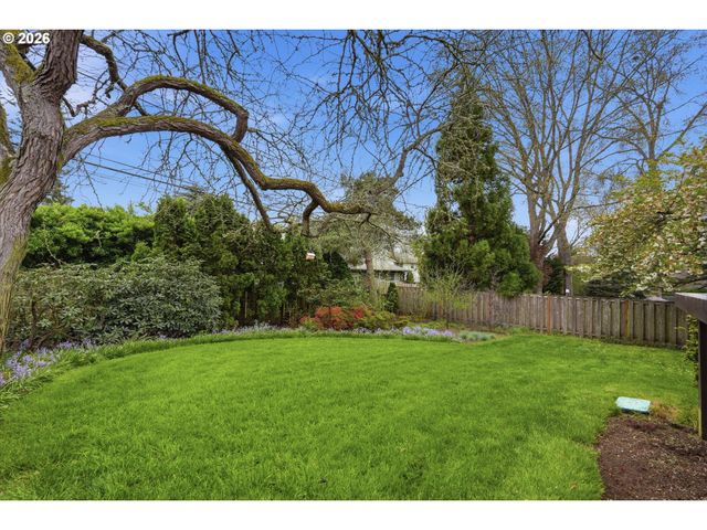 11700 Sw FOOTHILL Dr, Portland, OR 97225