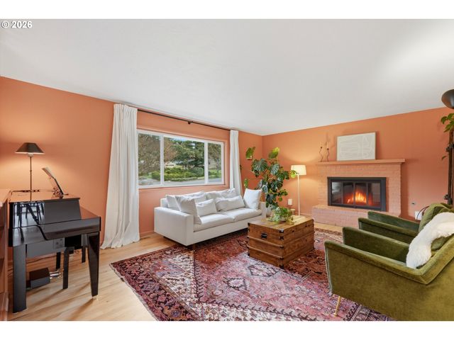 11700 Sw FOOTHILL Dr, Portland, OR 97225