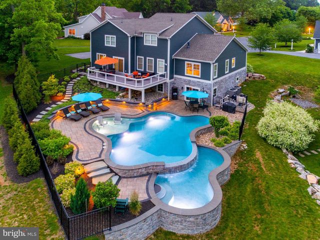 798 COTTAGE BROOK LN, Grantham, PA 17027