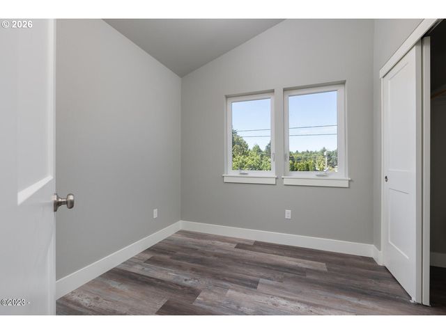 646 Se REEF Ave, Lincoln City, OR 97367