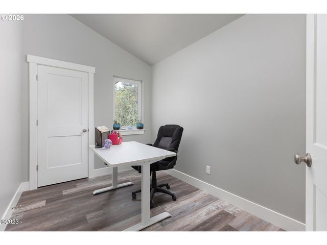 646 Se REEF Ave, Lincoln City, OR 97367