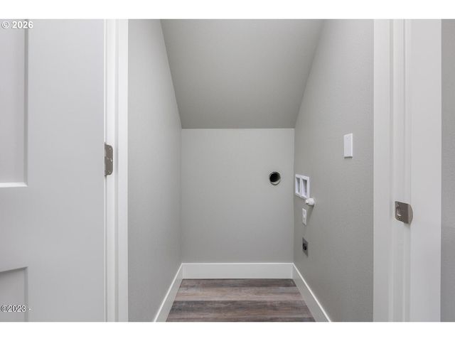 646 Se REEF Ave, Lincoln City, OR 97367