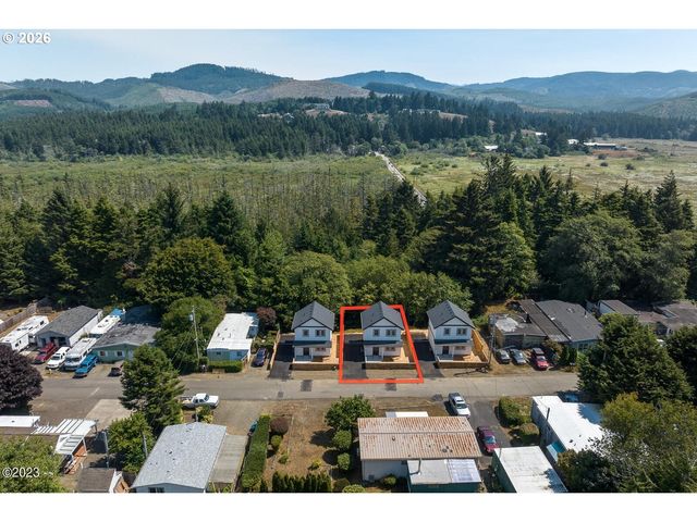 646 Se REEF Ave, Lincoln City, OR 97367