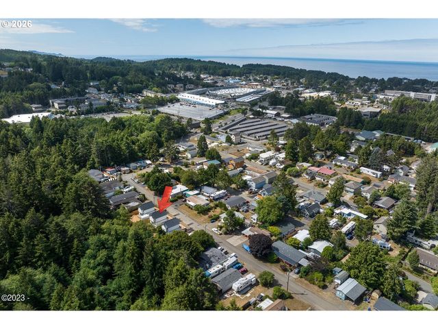 646 Se REEF Ave, Lincoln City, OR 97367