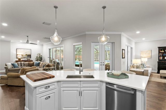 2801 SHORE BREEZE DRIVE, Tampa, FL 33611