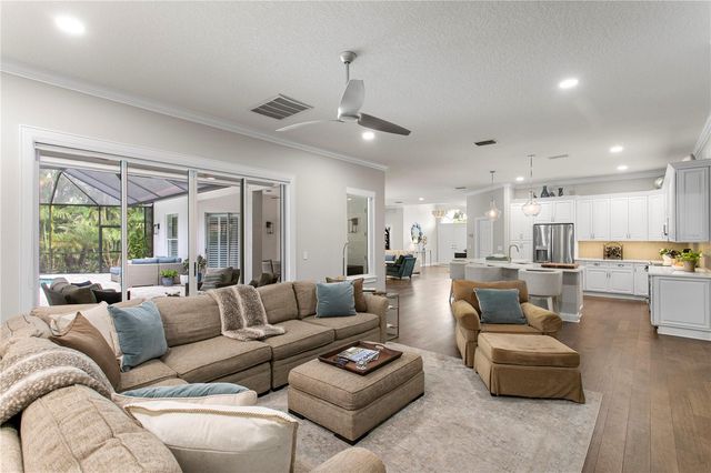 2801 SHORE BREEZE DRIVE, Tampa, FL 33611