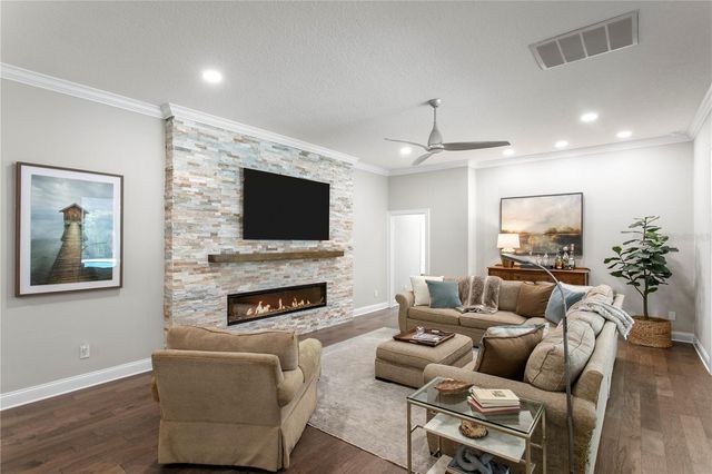 2801 SHORE BREEZE DRIVE, Tampa, FL 33611