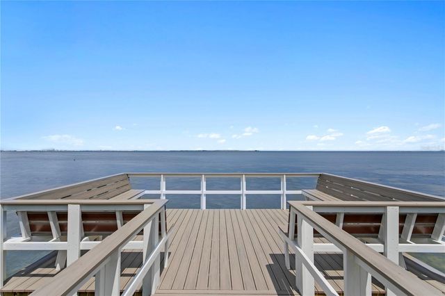 2801 SHORE BREEZE DRIVE, Tampa, FL 33611