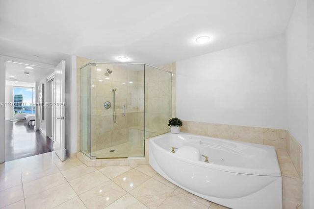 3201 NE 183 1104, Aventura, FL 33160