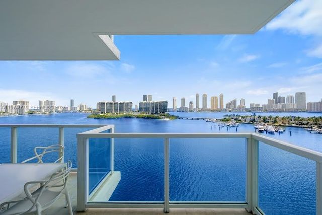 3201 NE 183 1104, Aventura, FL 33160